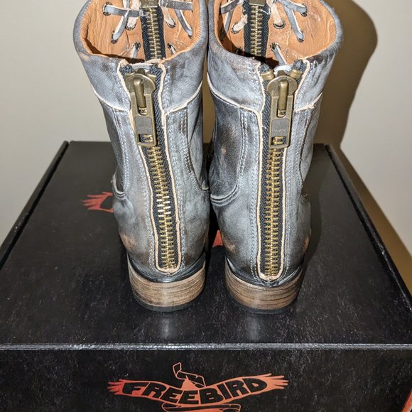 FREEBIRD Liverpool Booties Size 9 - ICE Color - Like New - Picture 14 of 17